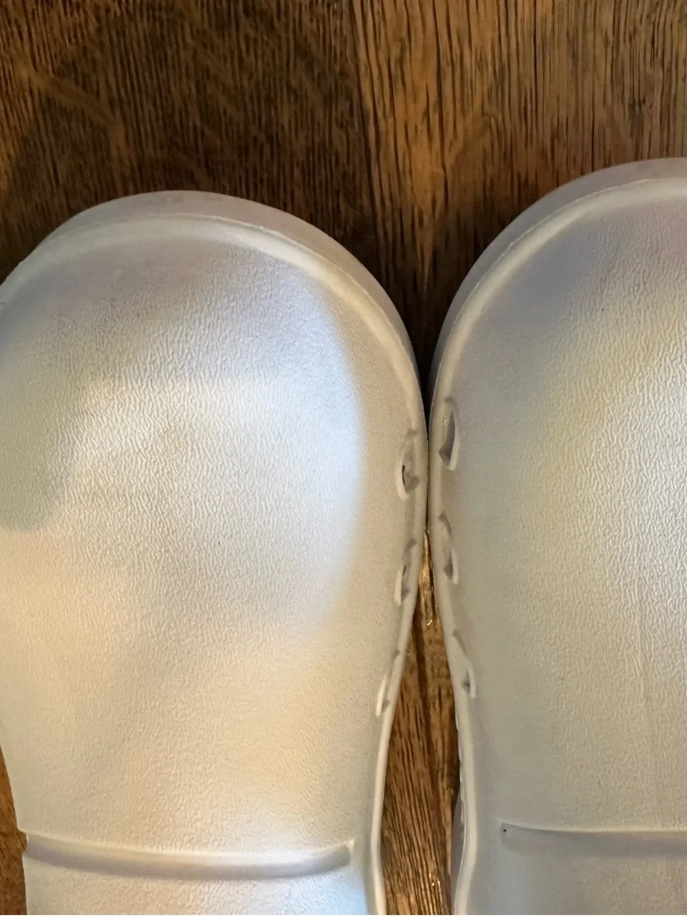 OOFOS - Picture 9 of 13